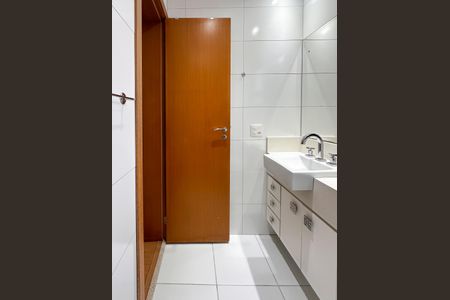 Apartamento à venda com 132m², 3 quartos e 3 vagasBanheiro da Suíte 1