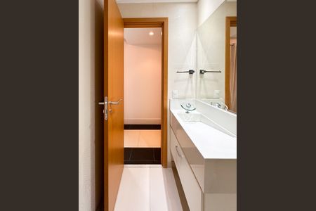 Apartamento à venda com 132m², 3 quartos e 3 vagasLavabo