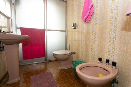 Casa à venda com 153m², 3 quartos e 4 vagasBanheiro 1