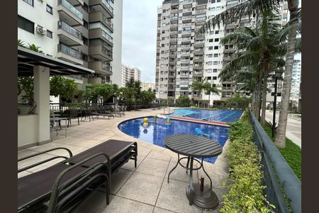 Apartamento à venda com 49m², 1 quarto e 1 vagaÁrea comum - Piscina