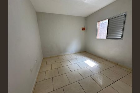 Quarto de casa para alugar com 1 quarto, 40m² em Jardim Silveira, Barueri
