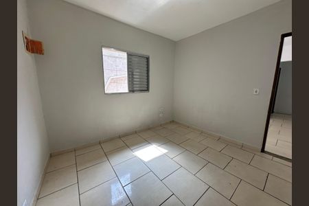 Quarto de casa para alugar com 1 quarto, 40m² em Jardim Silveira, Barueri