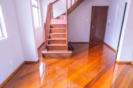 Apartamento para alugar com 200m², 3 quartos e 2 vagas Apartamento para alugar com 200m², 3 quartos e 2 vagasSala