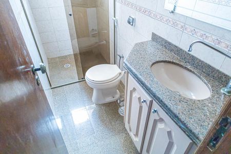 Apartamento para alugar com 200m², 3 quartos e 2 vagas Apartamento para alugar com 200m², 3 quartos e 2 vagasBanheiro