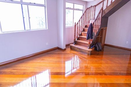 Apartamento para alugar com 200m², 3 quartos e 2 vagas Apartamento para alugar com 200m², 3 quartos e 2 vagasSala