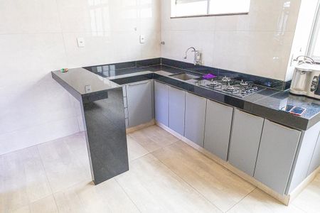 Apartamento para alugar com 200m², 3 quartos e 2 vagas Apartamento para alugar com 200m², 3 quartos e 2 vagasCozinha