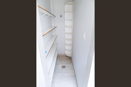 Apartamento para alugar com 200m², 3 quartos e 2 vagas Apartamento para alugar com 200m², 3 quartos e 2 vagasDispensa