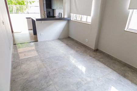 Apartamento para alugar com 200m², 3 quartos e 2 vagas Apartamento para alugar com 200m², 3 quartos e 2 vagasSala de TV