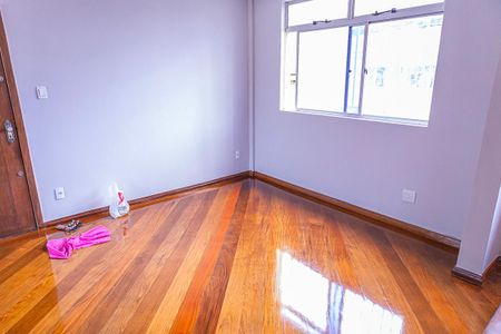 Apartamento para alugar com 200m², 3 quartos e 2 vagas Apartamento para alugar com 200m², 3 quartos e 2 vagasSala