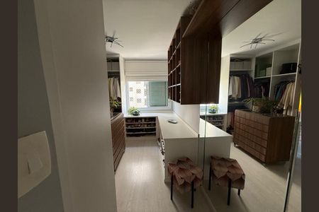 Closet de apartamento à venda com 2 quartos, 109m² em Moema, São Paulo