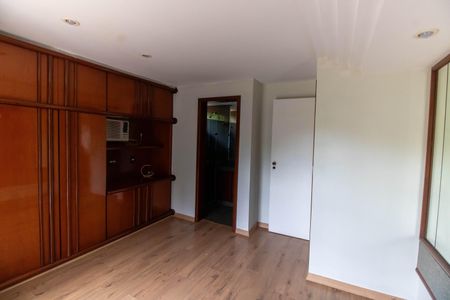 Casa de condomínio para alugar com 200m², 5 quartos e 4 vagas Casa de condomínio para alugar com 200m², 5 quartos e 4 vagasSuíte 1