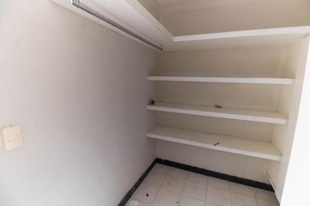 Casa de condomínio para alugar com 200m², 5 quartos e 4 vagas Casa de condomínio para alugar com 200m², 5 quartos e 4 vagasQuarto de Serviço