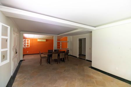 Casa de condomínio para alugar com 200m², 5 quartos e 4 vagas Casa de condomínio para alugar com 200m², 5 quartos e 4 vagasSala