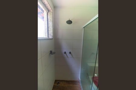 Casa de condomínio para alugar com 200m², 5 quartos e 4 vagas Casa de condomínio para alugar com 200m², 5 quartos e 4 vagasBanheiro da Suíte 2