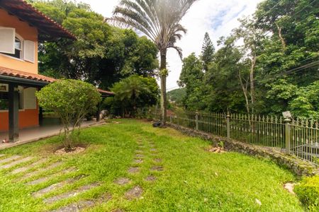 Casa de condomínio para alugar com 200m², 5 quartos e 4 vagas Casa de condomínio para alugar com 200m², 5 quartos e 4 vagasÁrea externa