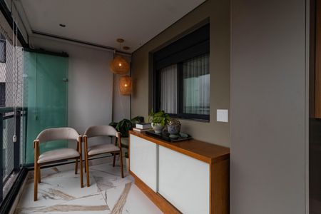 Apartamento à venda com 90m², 3 quartos e 2 vagasVaranda