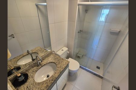 Apartamento à venda com 139m², 3 quartos e 2 vagas Apartamento à venda com 139m², 3 quartos e 2 vagasBanheiro da Suíte