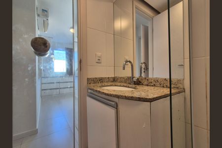 Apartamento à venda com 139m², 3 quartos e 2 vagas Apartamento à venda com 139m², 3 quartos e 2 vagasBanheiro da Suíte
