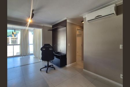 Apartamento à venda com 139m², 3 quartos e 2 vagas Apartamento à venda com 139m², 3 quartos e 2 vagasSala