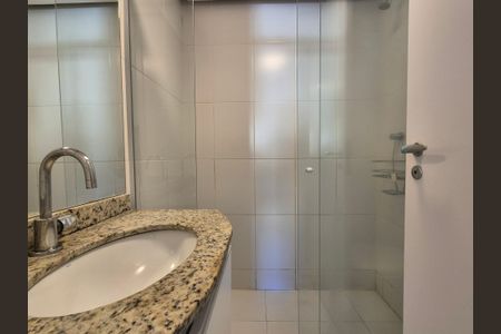 Apartamento à venda com 139m², 3 quartos e 2 vagas Apartamento à venda com 139m², 3 quartos e 2 vagasBanheiro da Suíte