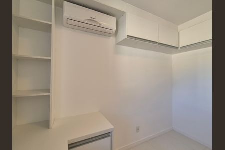 Apartamento à venda com 139m², 3 quartos e 2 vagas Apartamento à venda com 139m², 3 quartos e 2 vagasSuíte