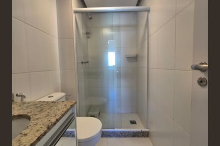 Apartamento à venda com 139m², 3 quartos e 2 vagas Apartamento à venda com 139m², 3 quartos e 2 vagasBanheiro da Suíte