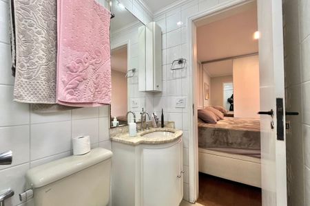 Apartamento à venda com 76m², 2 quartos e 2 vagasBanheiro da Suíte