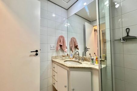 Apartamento à venda com 76m², 2 quartos e 2 vagasBanheiro Corredor