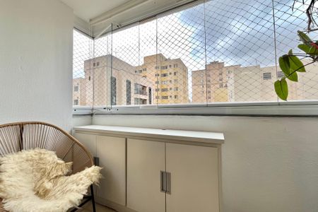 Apartamento à venda com 76m², 2 quartos e 2 vagasVaranda da Sala