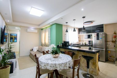 Sala de apartamento à venda com 2 quartos, 120m² em Vila Homero Thon, Santo André