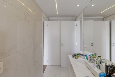 Apartamento à venda com 352m², 3 quartos e 3 vagasBanheiro da Suíte 1