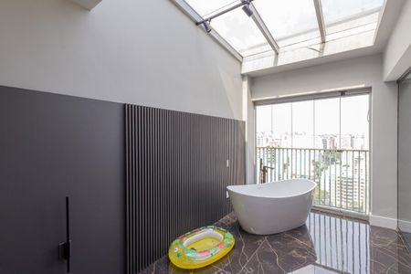 Apartamento à venda com 352m², 3 quartos e 3 vagasBanheiro da Suíte 3