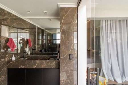 Apartamento à venda com 352m², 3 quartos e 3 vagasBanheiro da Suíte 3