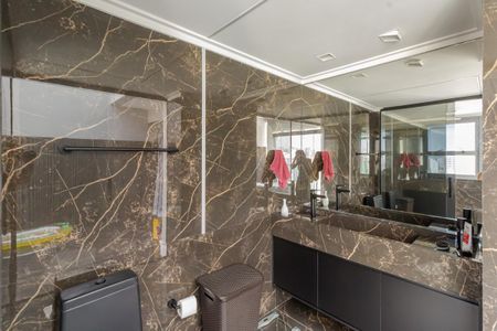 Apartamento à venda com 352m², 3 quartos e 3 vagasBanheiro da Suíte 3