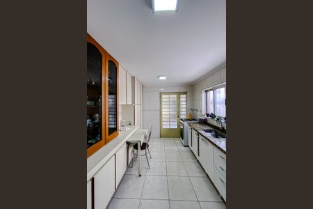 Casa à venda com 180m², 2 quartos e 2 vagasCozinha