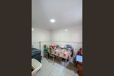 Casa à venda com 180m², 2 quartos e 2 vagasQuarto de Serviço