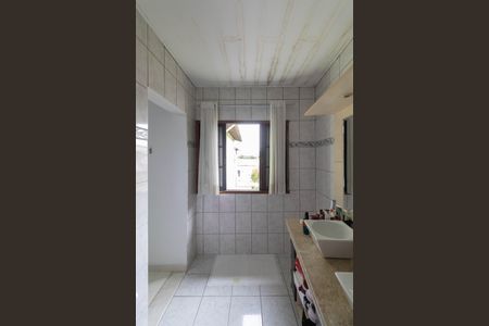 Casa à venda com 350m², 3 quartos e 2 vagas Casa à venda com 350m², 3 quartos e 2 vagasBanheiro Suíte