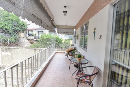 Apartamento à venda com 90m², 2 quartos e 1 vagaSala