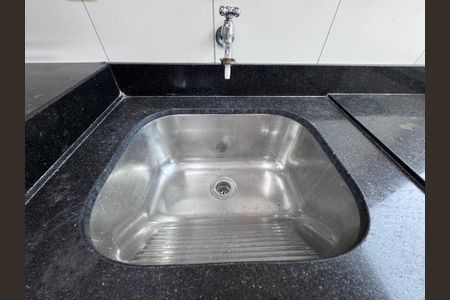 Apartamento à venda com 141m², 3 quartos e 2 vagas Apartamento à venda com 141m², 3 quartos e 2 vagasCozinha e Área de Serviço