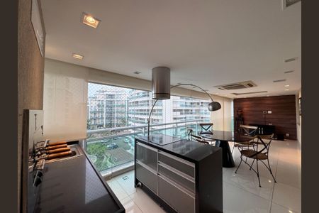 Apartamento à venda com 141m², 3 quartos e 2 vagas Apartamento à venda com 141m², 3 quartos e 2 vagasVaranda