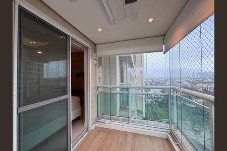 Apartamento à venda com 141m², 3 quartos e 2 vagas Apartamento à venda com 141m², 3 quartos e 2 vagasSuíte - Varanda