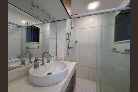 Apartamento à venda com 141m², 3 quartos e 2 vagas Apartamento à venda com 141m², 3 quartos e 2 vagasBanheiro Social