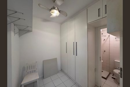 Apartamento à venda com 141m², 3 quartos e 2 vagas Apartamento à venda com 141m², 3 quartos e 2 vagasCozinha e Área de Serviço - Quarto