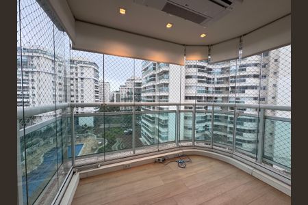 Apartamento à venda com 141m², 3 quartos e 2 vagas Apartamento à venda com 141m², 3 quartos e 2 vagasSuíte - Varanda