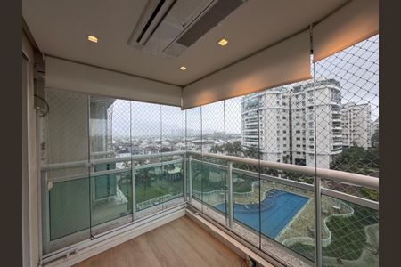 Apartamento à venda com 141m², 3 quartos e 2 vagas Apartamento à venda com 141m², 3 quartos e 2 vagasSuíte - Varanda