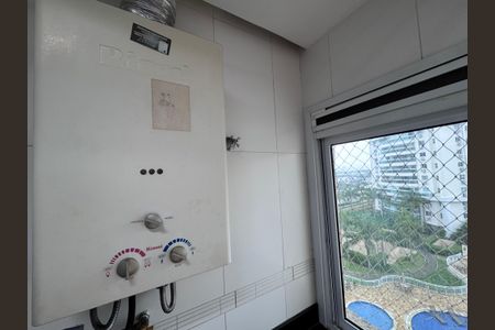 Apartamento à venda com 141m², 3 quartos e 2 vagas Apartamento à venda com 141m², 3 quartos e 2 vagasCozinha e Área de Serviço