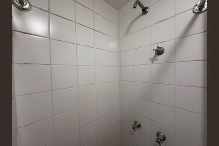 Apartamento à venda com 141m², 3 quartos e 2 vagas Apartamento à venda com 141m², 3 quartos e 2 vagasCozinha e Área de Serviço - Banheiro