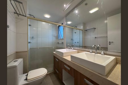 Apartamento à venda com 141m², 3 quartos e 2 vagas Apartamento à venda com 141m², 3 quartos e 2 vagasSuíte - Banheiro