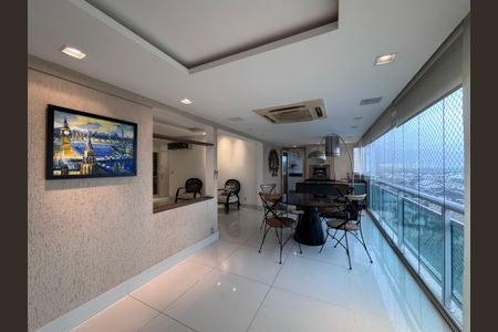 Apartamento à venda com 141m², 3 quartos e 2 vagas Apartamento à venda com 141m², 3 quartos e 2 vagasVaranda