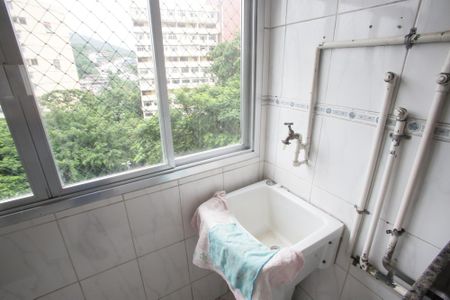 Apartamento para alugar com 65m², 2 quartos e 1 vagaÁrea de Serviço